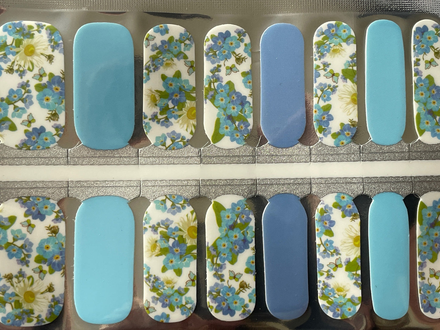 Forget Me Not Nail Wrap - Daisy - Light Blue - Dry Nail Polish - Long Wear Nail Wraps - Nail Stickers