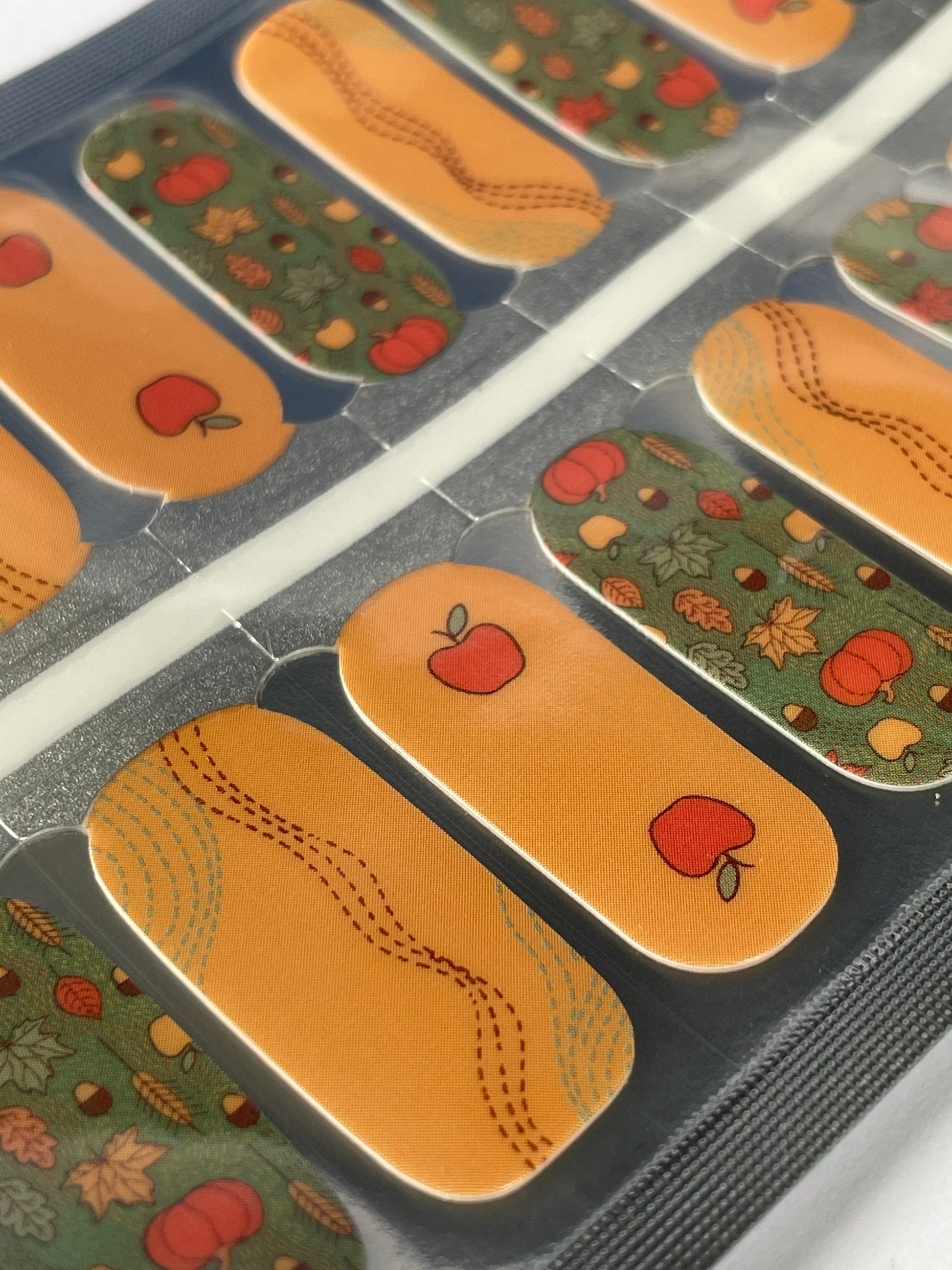 Thanksgiving Nail Wraps - Pumpkin - Autumn - Long Lasting Nail Wraps - Nail Strips - Dry Nail Polish