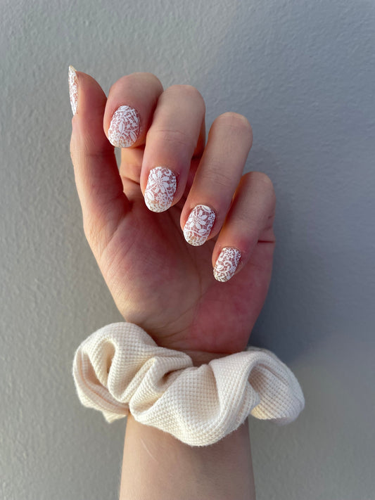 Transparent - White Lace - Dry Nail Polish - Long Wear Nail Wraps