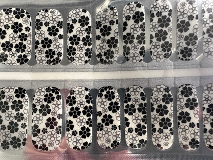 Transparent Black and White Flower Nail Wrap